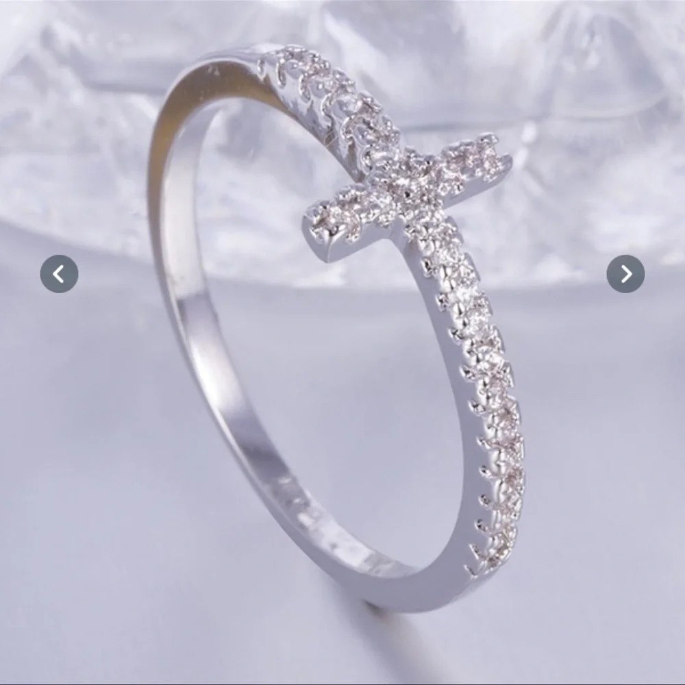 Gorgeous Cross Ring